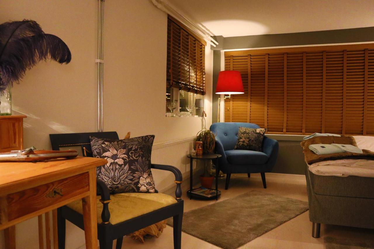 Goete'S B&B Tumba ภายนอก รูปภาพ